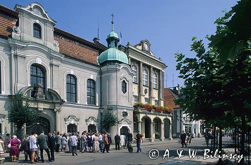 Pszczyna, Ratusz i Kościół Wszystkich Świętych