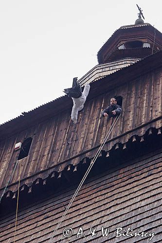 zrzucenie Judasza z wieży kościoła, Rabka, Wielka Sobota