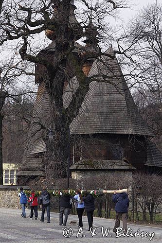 Rabka, niesienie palmy wielkanocnej zabytkowym kościele drewnianym pw św. marii Magdaleny, Muzeum Władysława Orkana, Niedziela Palmowa