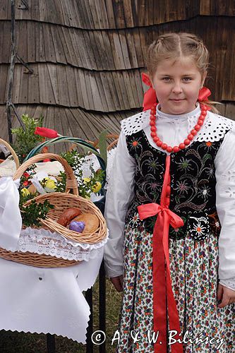 góralska dziewczyna ze święconką, Rabka, Wielka Sobota