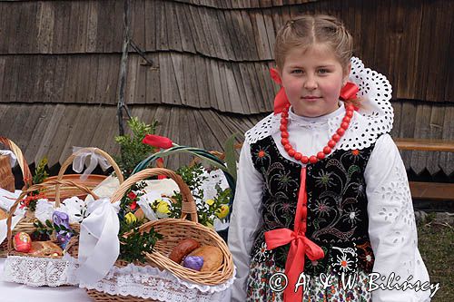 góralska dziewczyna ze święconką, Rabka, Wielka Sobota