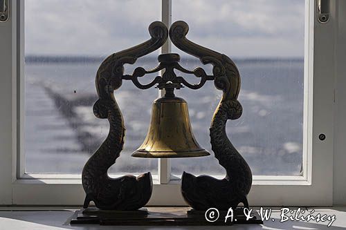 dzwon w wieży - muzeum na wyspie Ruden, Niemcy