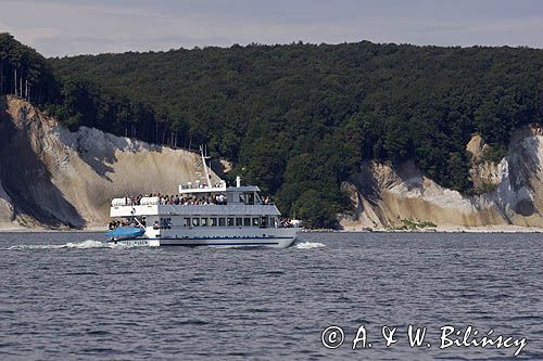 kredowe klify na wyspie Rugia, Park Narodowy Jasmund, Niemcy, statek wycieczkowy z Sassnitz