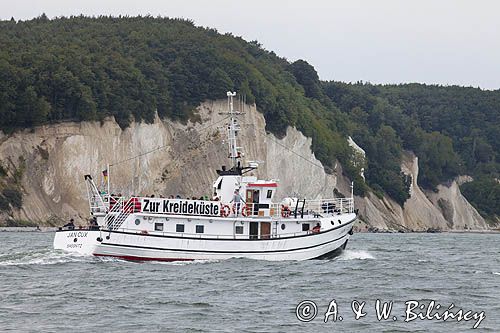 Statek turystyczny, Kredowe klify na wyspie Rugia, Niemcy