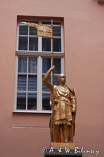 Ryga, zaułek na Starym Mieście, Złoty Rycerz, Łotwa
