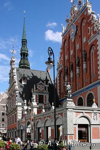 Ryga, plac Ratuszowy, kościół św. Piotra, Dom Bractwa Czarnogłowych, Strelnieku Laukums, Melngalvju nams, Sv. Peter baznica, Stare Miasto, Łotwa