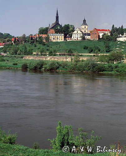 Sandomierz, panorama starego miasta zza Wisły