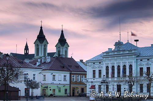 Sanok, Kamienice przy Rynku, Kościół Przemienienia Pańskiego, Fara