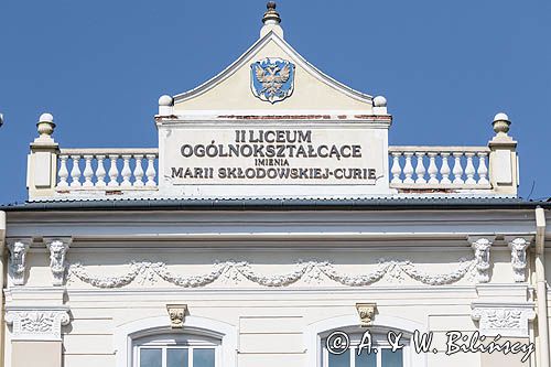 Sanok, budynek, II Liceum Ogólnokształcące im. Marii Skłodowskiej-Curie w Sanoku