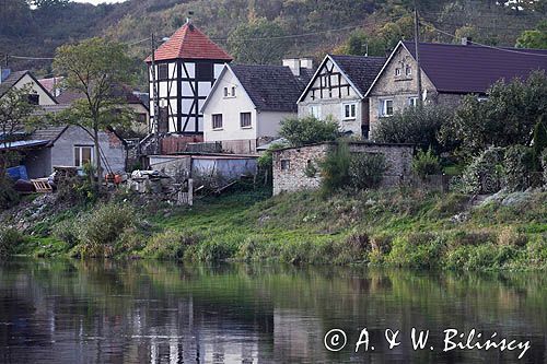 Santok - domy nad Wartą. By Warta river.