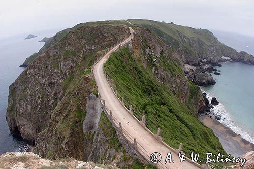 most la Coupee między wyspami Sark i Little Sark, Channel Islands, Anglia, Wyspy Normandzkie, Kanał La Manche