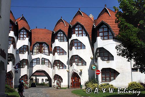 Sarospatak, budynki modernistyczne, zaprojektowane przez Imre Makovecza, Węgry