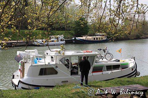 Postój w Serignac sur Garonne, Penichette, Canal de Garonne, Gaskonia, Francja