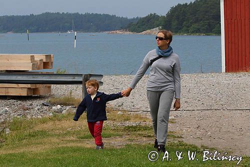 Mama z synkiem, Stenskar, Archipelag Turku, Finlandia, widok z wieży widokowej