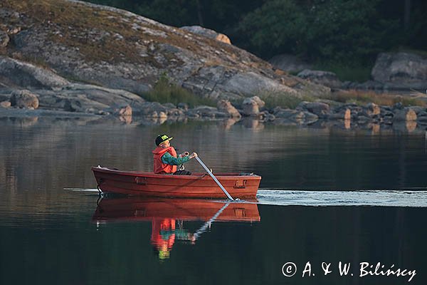 Dziecko na łódce, Stenskar, Archipelag Turku, Finlandia