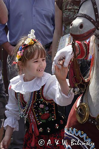 Kraków, strój krakowski, taniec Lajkonika z dziewczynką