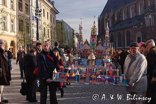 Szopki Krakowskie na Rynku pod pomnikiem Mickiewicza w pierwszy czwartek grudnia, Kraków Christmas cribs, Cracow, Poland