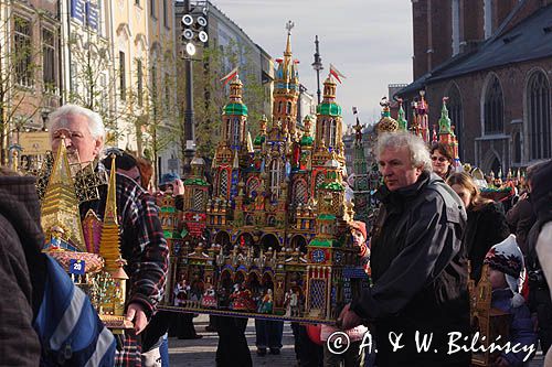 Szopki Krakowskie na Rynku pod pomnikiem Mickiewicza w pierwszy czwartek grudnia, Kraków Christmas cribs, Cracow, Poland