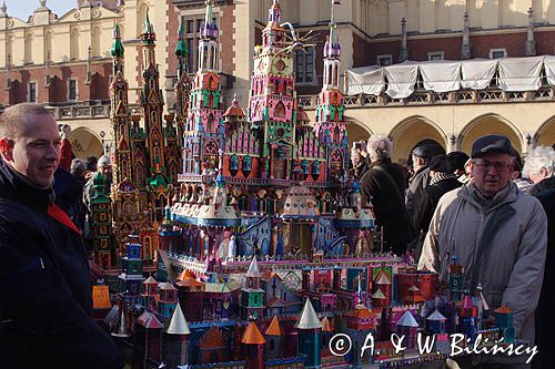 Szopki Krakowskie na Rynku pod pomnikiem Mickiewicza w pierwszy czwartek grudnia, Kraków Christmas cribs, Cracow, Poland