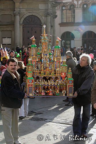 Szopki Krakowskie na Rynku pod pomnikiem Mickiewicza w pierwszy czwartek grudnia, Kraków Christmas cribs, Cracow, Poland