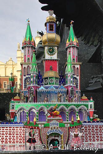 Szopki Krakowskie na Rynku pod pomnikiem Mickiewicza w pierwszy czwartek grudnia, Kraków Christmas cribs, Cracow, Poland