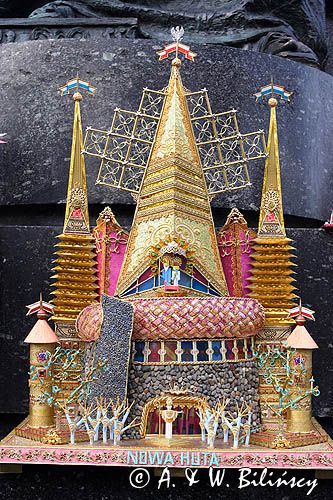 Szopki Krakowskie na Rynku pod pomnikiem Mickiewicza w pierwszy czwartek grudnia, Kraków Christmas cribs, Cracow, Poland