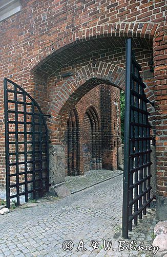 Brama zamkowa w Sztumie, Sztum. Miasto na Powiślu w woj. pomorskim, w powiecie sztumskim, Polska