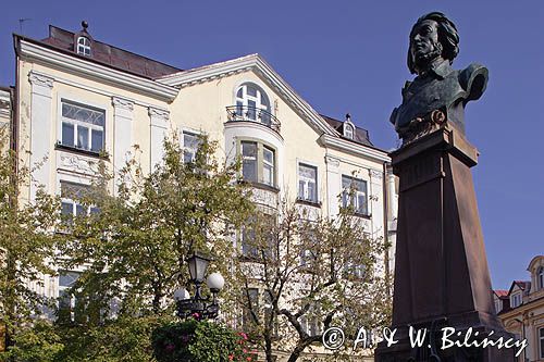 Tarnów, pomnik Adama Mickiewicza na placu Kazimierza Wielkiego
