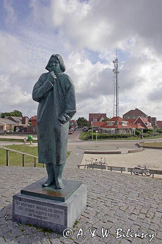 Terschelling pomnik kobiety czekającej na powrót męża rybaka. Fot Agnieszka i Włodek  Bilińscy, Bank zdjęć