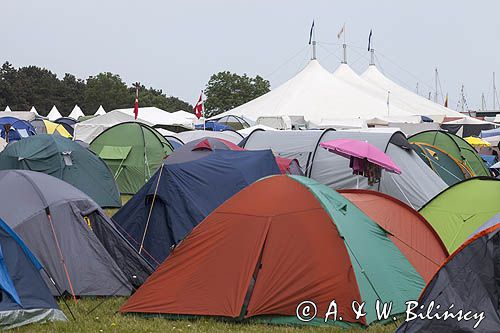 namiot koncertowy i camping na wyspie Tunoz okazji Tuno festival 2-5 lipca 2015, Kattegat, Dania