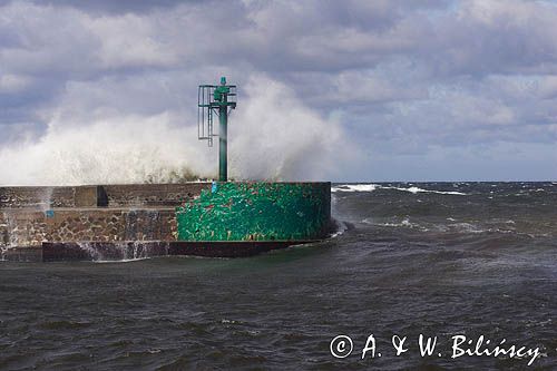 sztorm w główkach portu Ustka