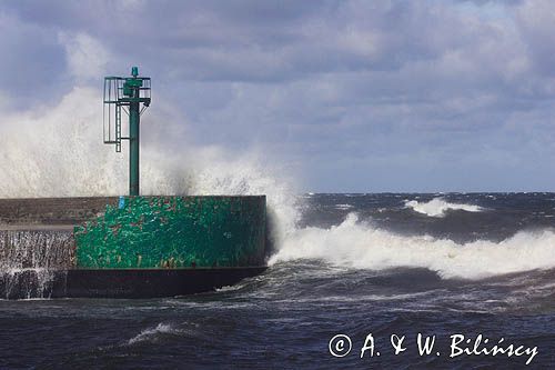 sztorm w główkach portu Ustka