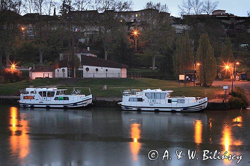 port w Valence sur Baise, rzeka Baise, Penichette, Gaskonia, Francja