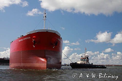 obracanie statku, port Ventspils, Łotwa Ventspils harbour, Latvia