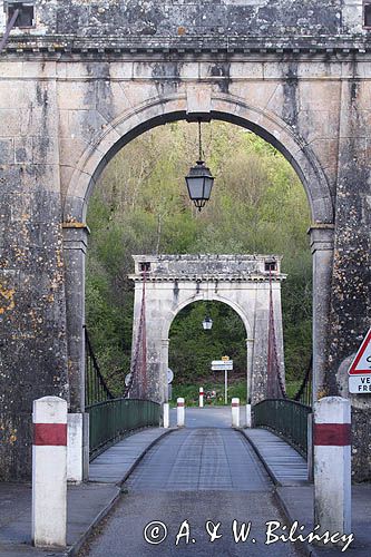 zabytkowy most wiszący, Vianne, Gaskonia, Francja