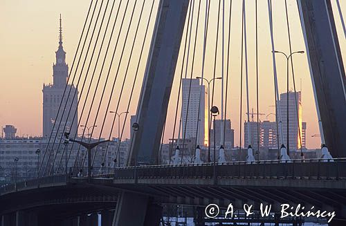 Warszawa, most Świętokrzyski, pałac Kultury i Nauki i wieżowce w centrum