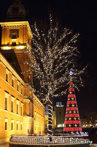 świąteczna iluminacja Warszawy, Trakt Królewski, Plac Zamkowy, choinka i Zamek Królewski