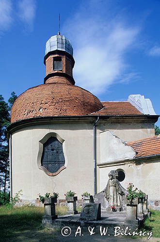 Wieś Wiele na Kaszubach, Kalwaria, kaplica ukrzyżowanie, Kaszuby, Polska