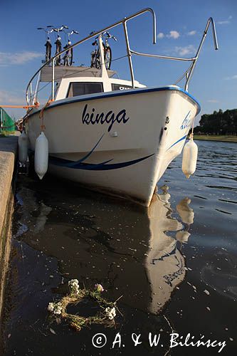 wianki w Krakowie, rzeka Wisła w Krakowie, łódka żeglugi wiślanej