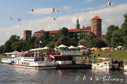 rzeka Wisła w Krakowie, Wawel, barki na Wiśle