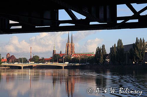 Wrocław, Ostrów Tumski, rzeka Odra, katedra