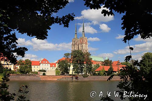 Wrocław, Ostrów Tumski, rzeka Odra, katedra