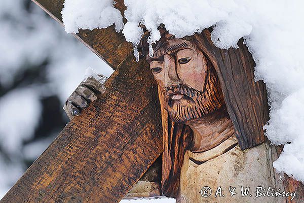 Chrystus niosący krzyż, stacja drogi krzyżowej w Zagórzu