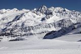 pejzaż Alp, ośrodek narciarski La Thuile, Włochy