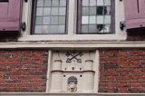 herb na kamienicy w centrum, Amsterdam, Holandia