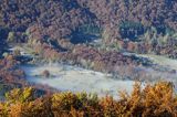 poranne jesienne mgły w Bieszczadach, widok z Połoniny Caryńskiej