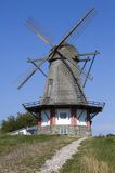 Zabytkowy wiatrak na wyspie Bogo koło wyspy Mon, Dania