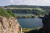 jeziorka w starym kamieniołomie Hammeren, wyspa Bornholm, Dania