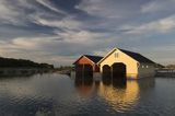 Garaże dla łodzi na wyspie Borsto, Archipelag Turku, Szkiery Fińskie, Finlandia