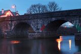 kamienny most w Cootehall, rzeka Boyle, rejon Górnej Shannon, Irlandia